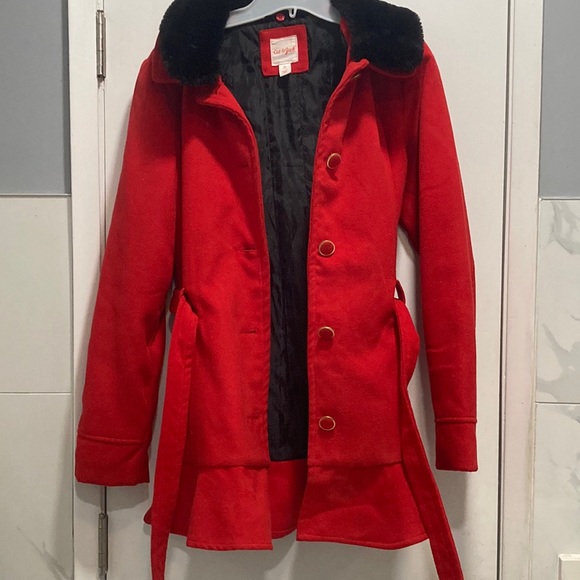 Cat & Jack Other - Red kid’s coat with removable fake fur neckline.